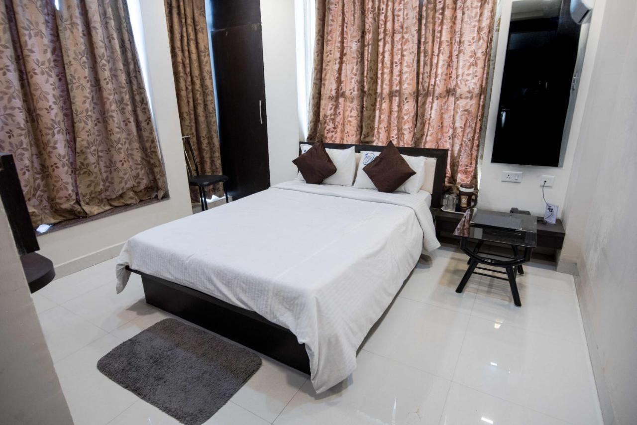 Hotel Mayur Palace โบปาล ภายนอก รูปภาพ